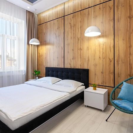Leogrand Vip Apartments On Pidhirna 3 Lviv Ngoại thất bức ảnh